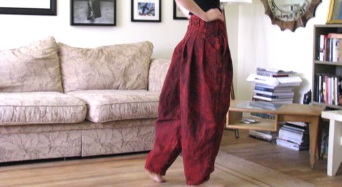 red-jean-hammer-pants