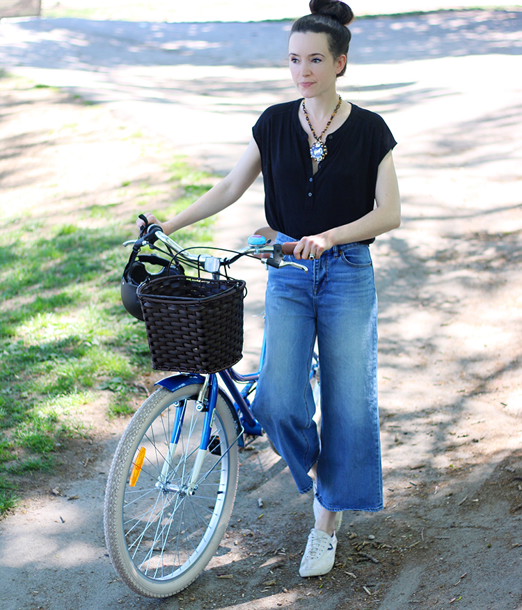 Kelsey Dundon with bike